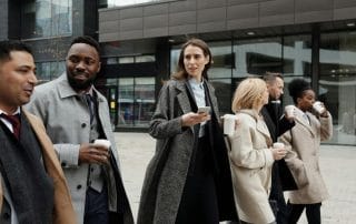 legal advice from professionals - friends vs qualified lawyers - Friends vs Qualified Lawyers: 7 Essential Differences